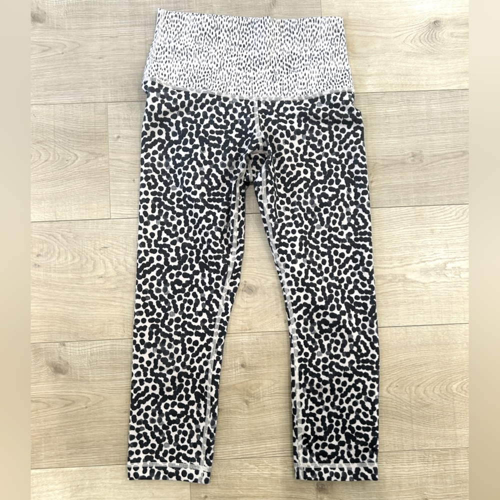 Lululemon cropped tights, women’s size 4